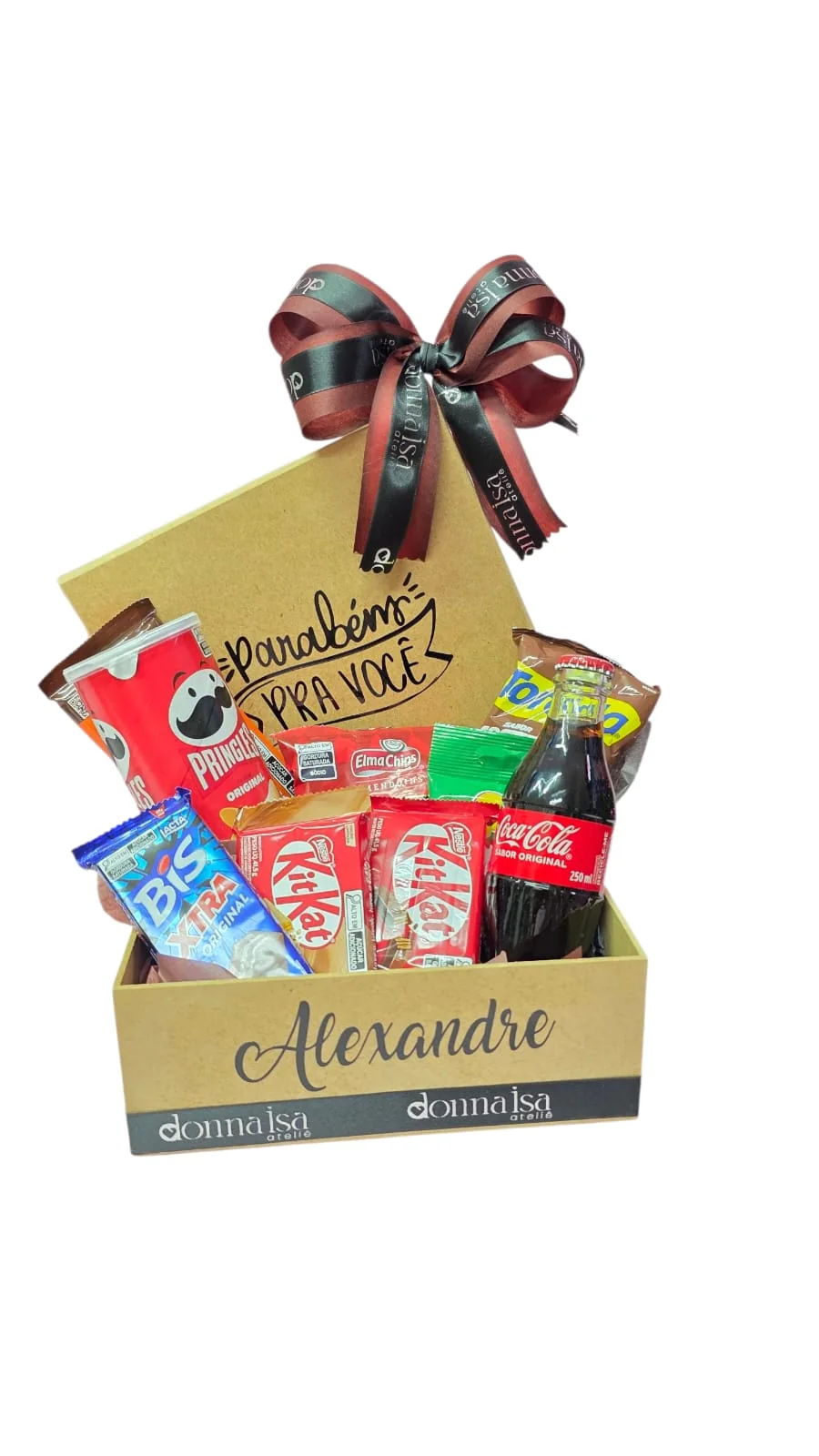 Cesta de presente personalizada com chocolates variados